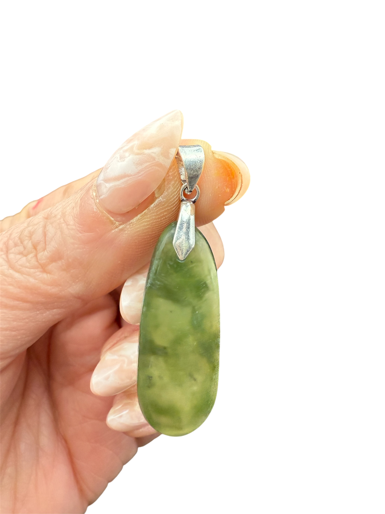 Jade Anhänger Cabochon Unikat