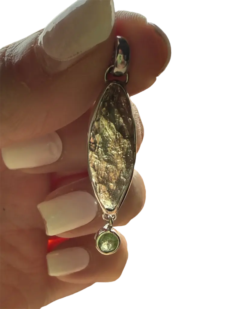 Moldavit Anhänger facettiert 