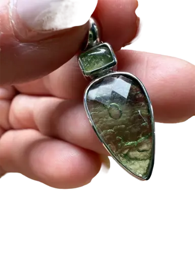 Moldavit Anhänger facettiert 